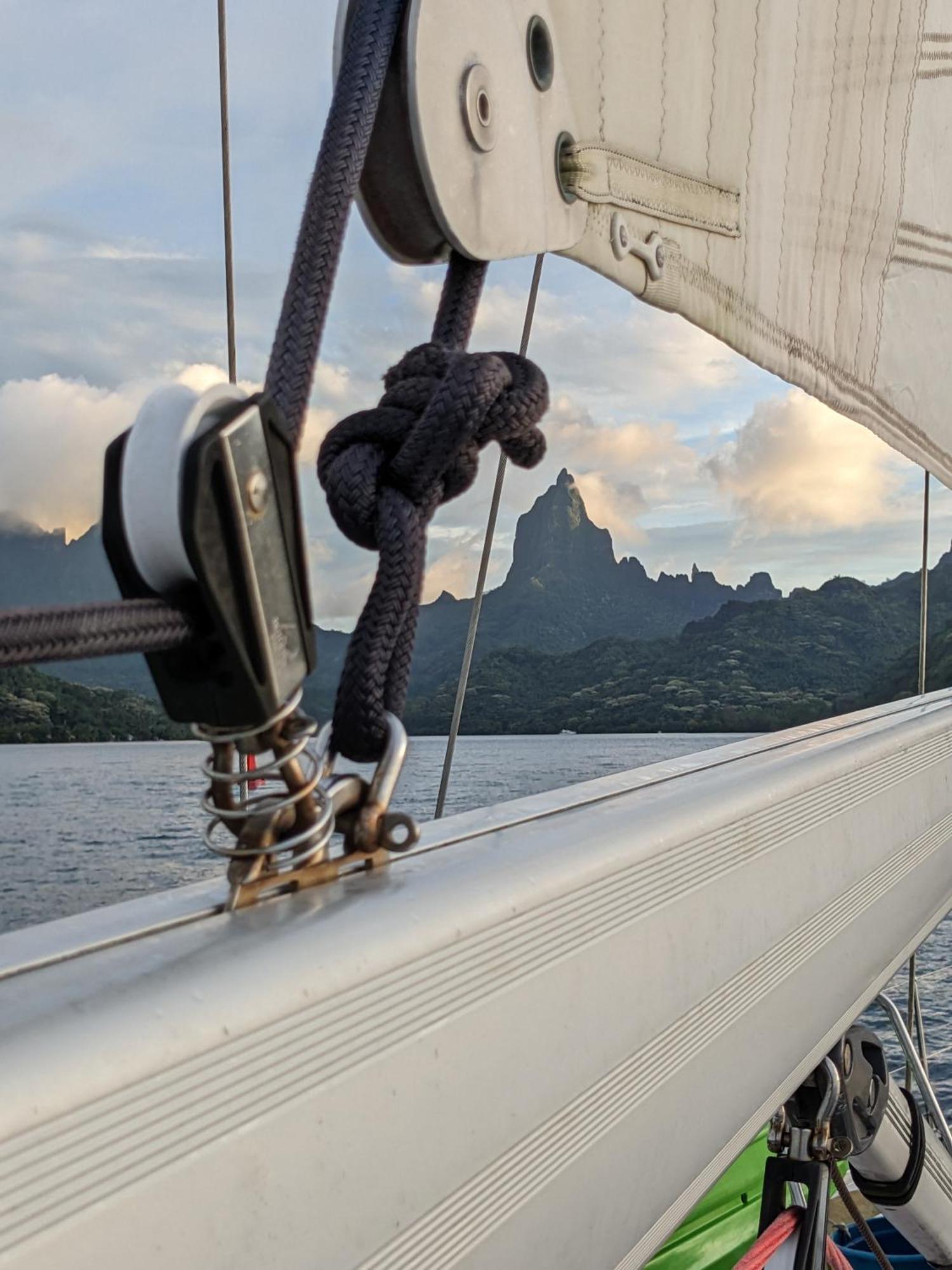 2 Nuits Insolites & 1 Excursion Voile A Bord Du Voilier Mori Ora Муреа Екстериор снимка